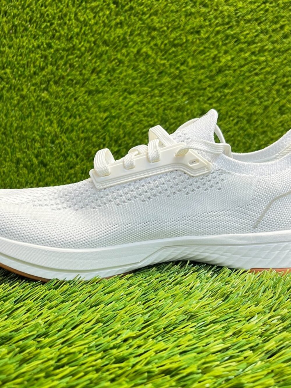 Flux Adapt Runner White Gum Womens Size 8.5 Mens Size 7 Running Casual Shoes - Picture 2 of 10
